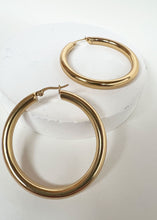 Load image into Gallery viewer, Kat 50mm Hoop Gold
