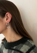 Load image into Gallery viewer, Min Huggie Silver