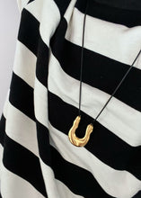 Load image into Gallery viewer, Uma U Necklace Gold