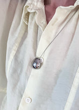 Load image into Gallery viewer, Kin Pebble Necklace Silver