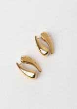 Load image into Gallery viewer, Tao Earring Gold