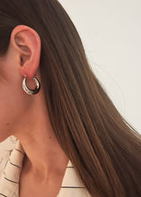 Load image into Gallery viewer, Mei Hoop Silver Small