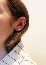 Load image into Gallery viewer, Tor Double Bar Ear Cuff Silver
