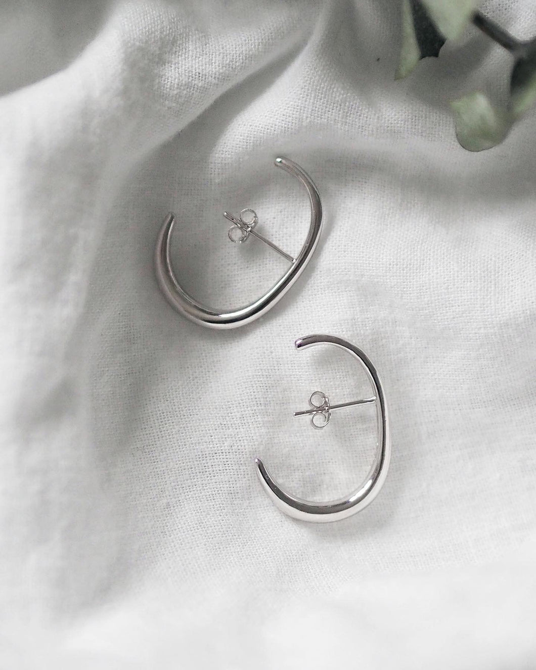Kai Bar Hoop Earring Silver