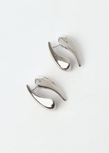 Load image into Gallery viewer, Tao Earring Silver
