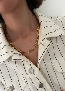 Mia U Necklace Gold