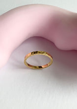 Load image into Gallery viewer, Seb Dainty Ring Gold

