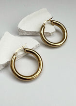 Load image into Gallery viewer, Kat 30mm Hoop Gold
