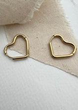 Load image into Gallery viewer, Ali Heart Hoop Gold Small
