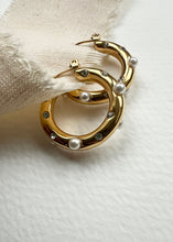 Load image into Gallery viewer, Jae Pearl &amp; CZ Hoop Gold

