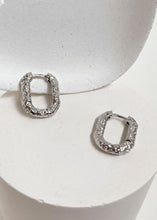 Load image into Gallery viewer, Row Textured Rectangle Hoops Silver
