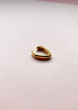 Load image into Gallery viewer, Lok Ear Cuff Gold

