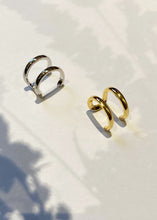 Load image into Gallery viewer, Tor Double Bar Ear Cuff Gold
